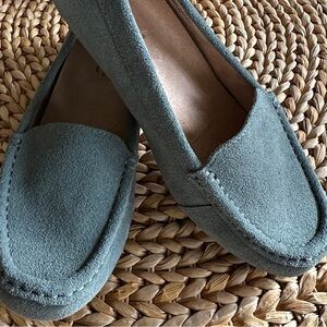 Vionic Women's Loafers in Light Blue Suede size 7.5 great condition